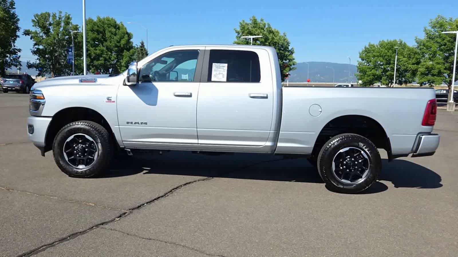 Used 2026 RAM 2500 Laramie AWD/4WD image 5