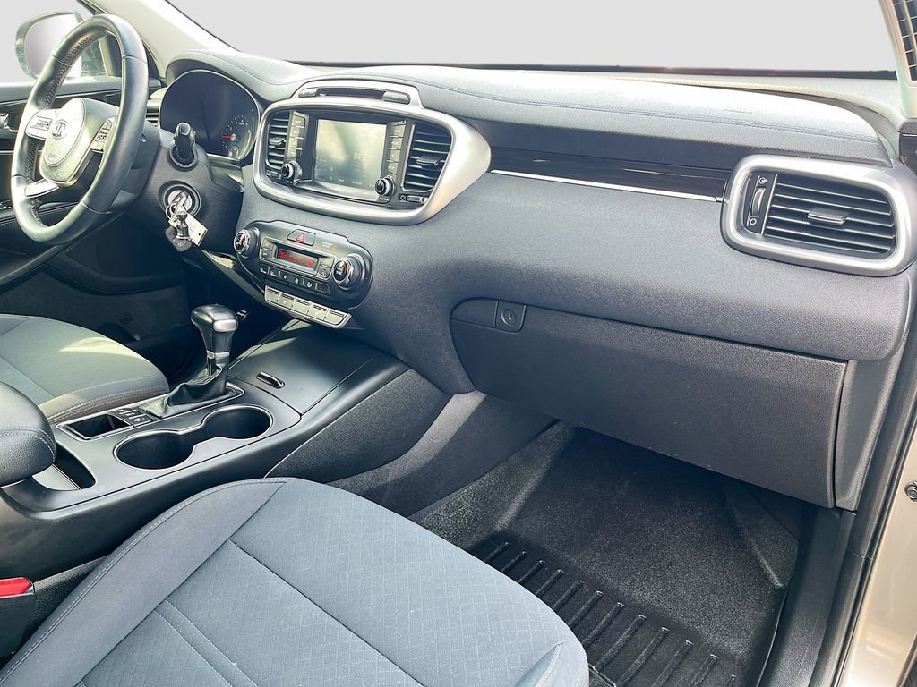 Used 2019 Kia Sorento LX w/ LX Convenience Package image 28
