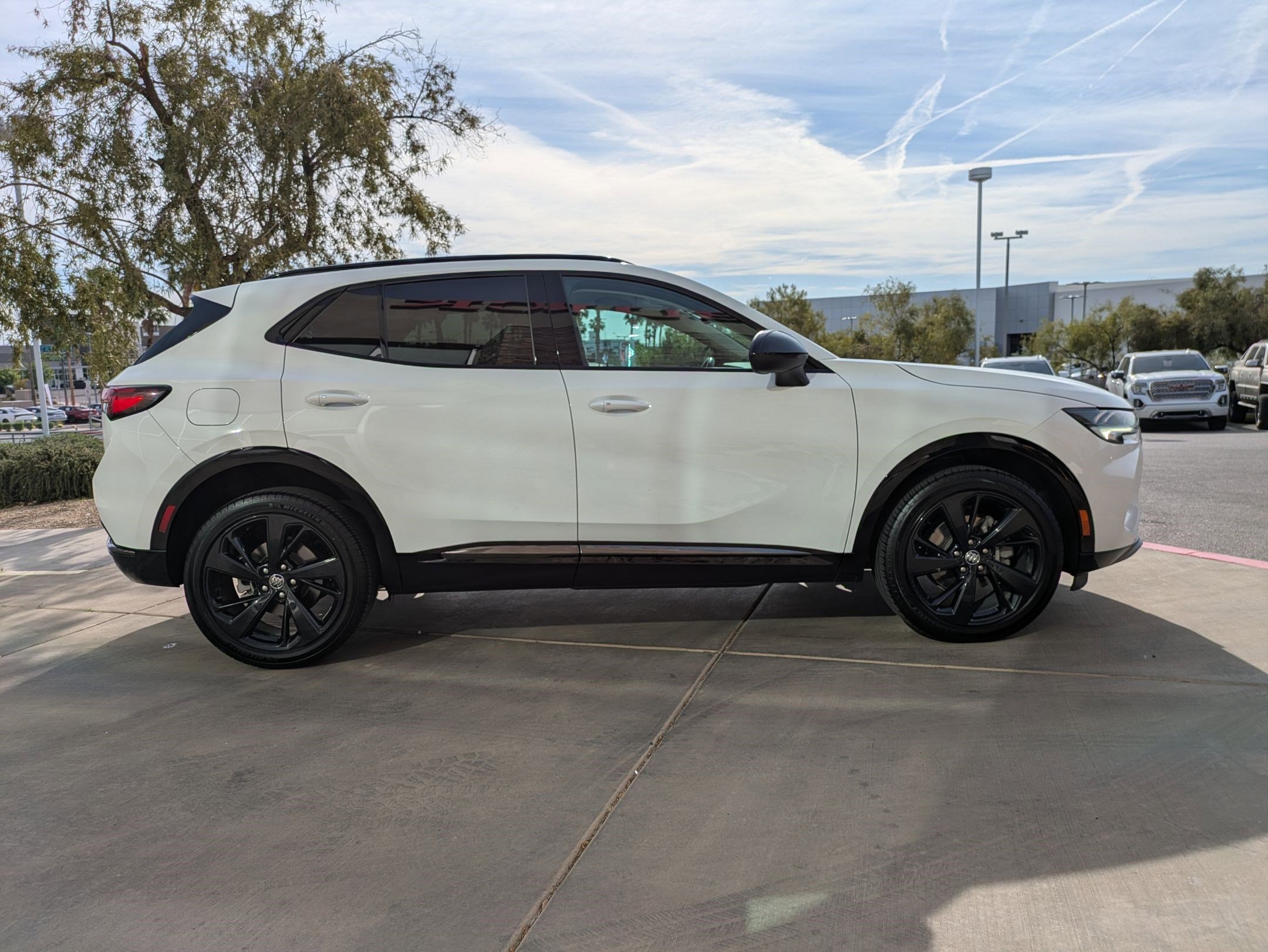 Used 2022 Buick Envision Essence w/ Sport Touring Package FWD image 6