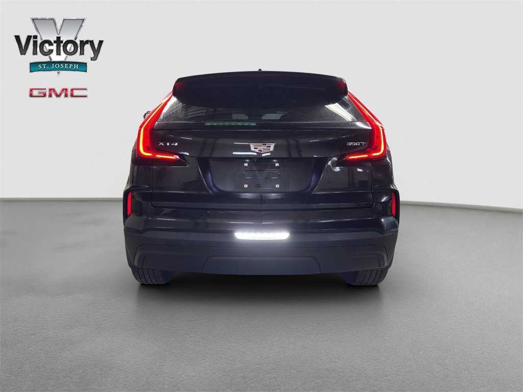 Used 2024 Cadillac XT4 Luxury w/ Cold Weather Package image 13