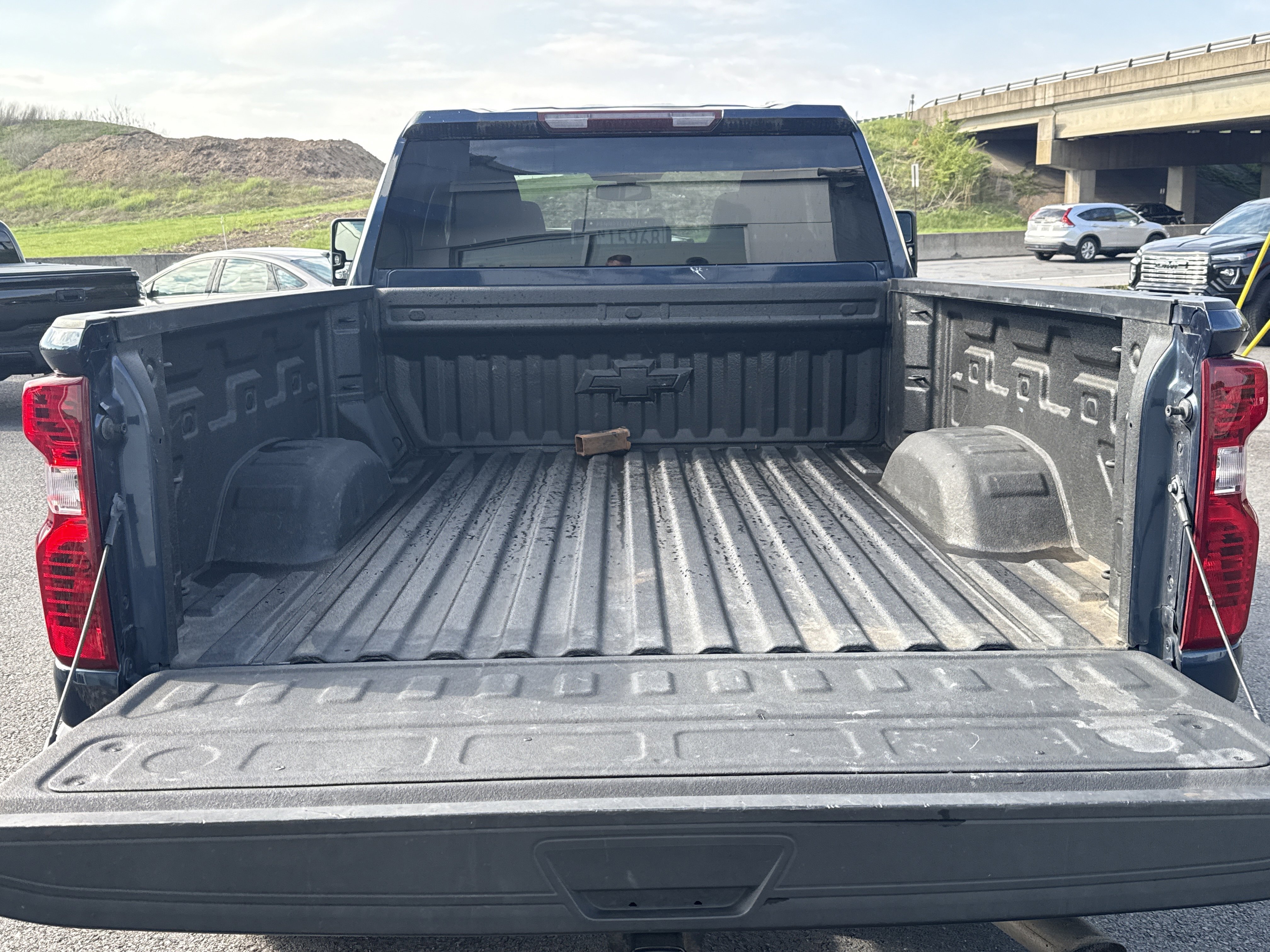 Used 2022 Chevrolet Silverado 2500 LT w/ Convenience Package AWD/4WD image 5