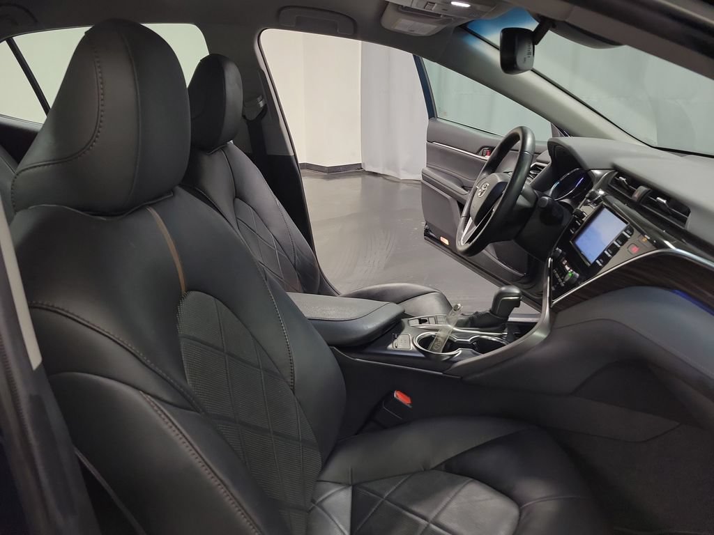 Used 2018 Toyota Camry XLE FWD image 33