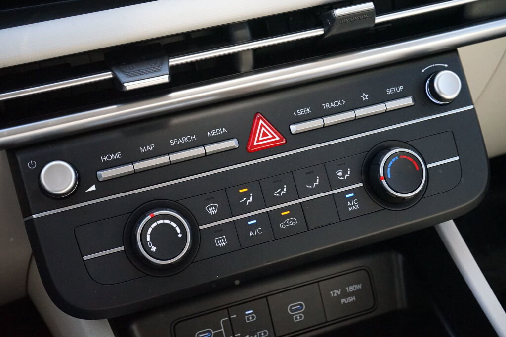 Used 2025 Hyundai Tucson SE FWD image 23