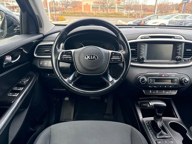 Used 2019 Kia Sorento LX w/ LX Convenience Package image 13