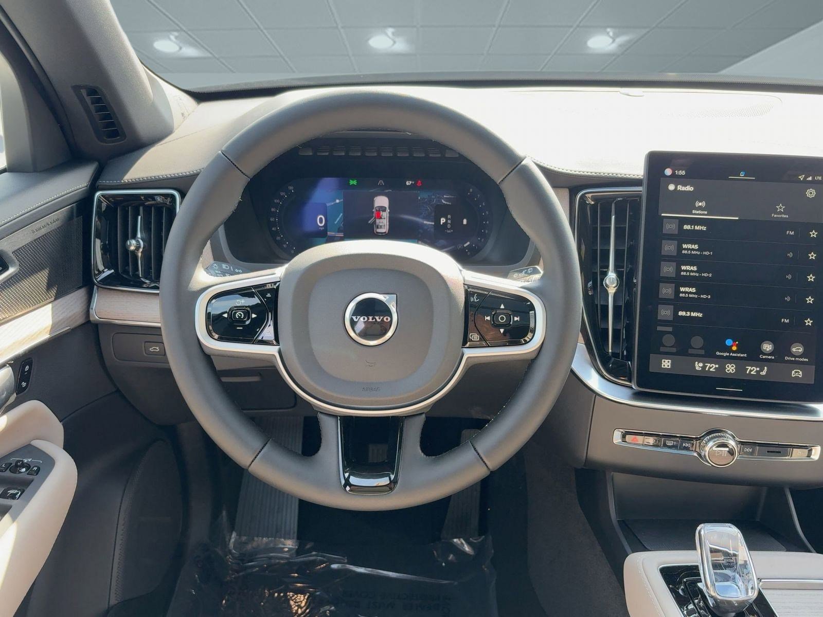 New 2026 Volvo XC90 B6 Plus w/ Protection Package Premier image 24