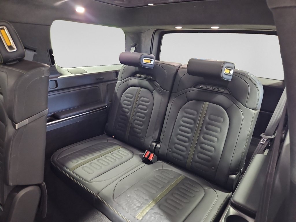 Used 2023 Rivian R1S Adventure AWD/4WD image 23