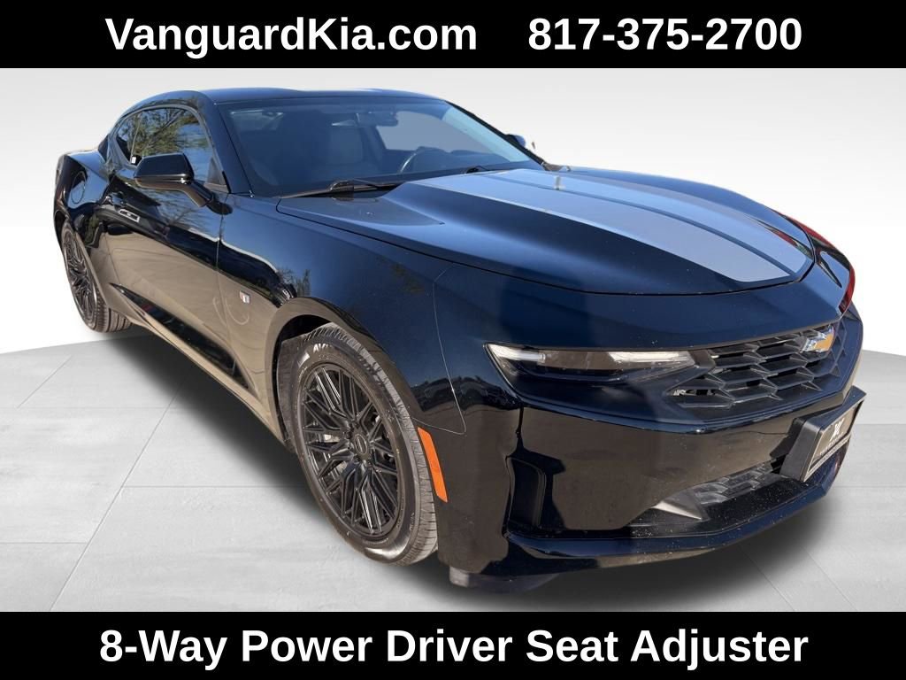 Used 2020 Chevrolet Camaro LT w/ Technology Package image 5