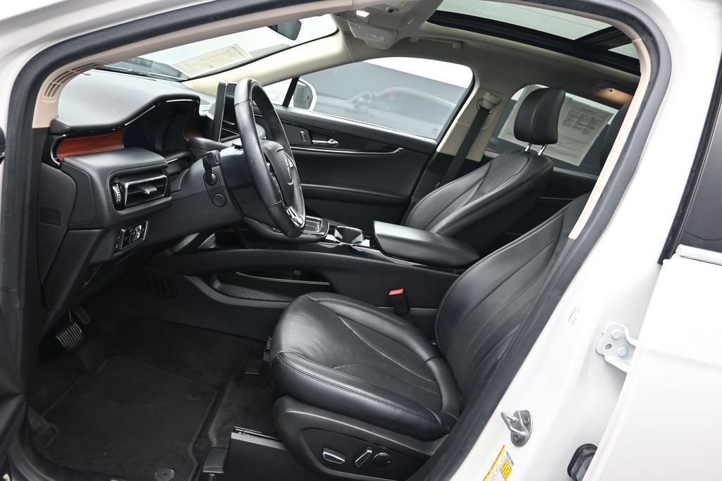 Used 2023 Lincoln Nautilus Reserve FWD image 11