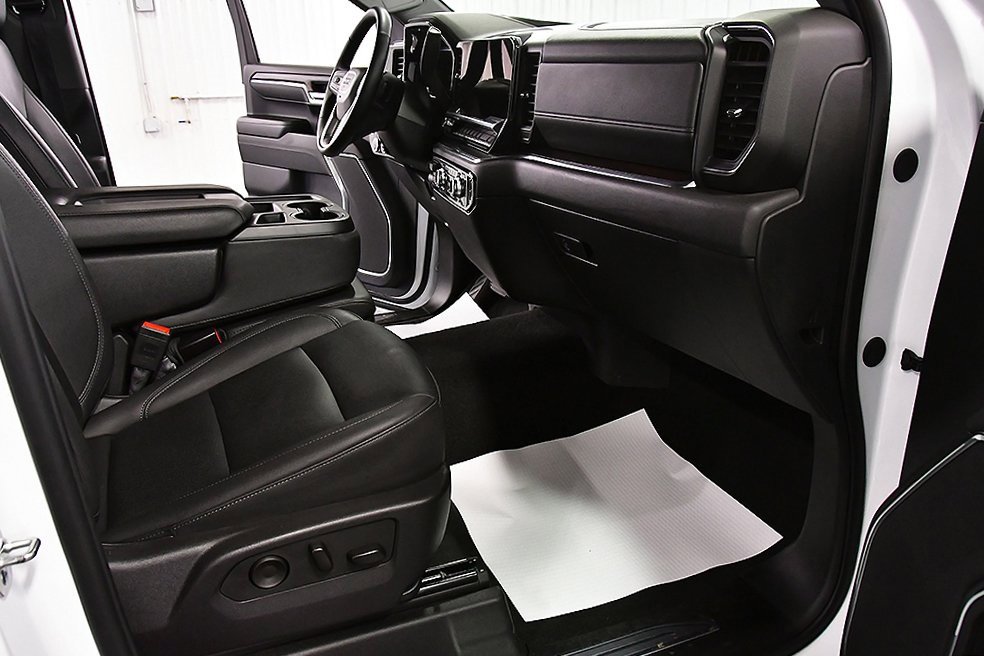 Used 2025 GMC Sierra 1500 SLT image 30