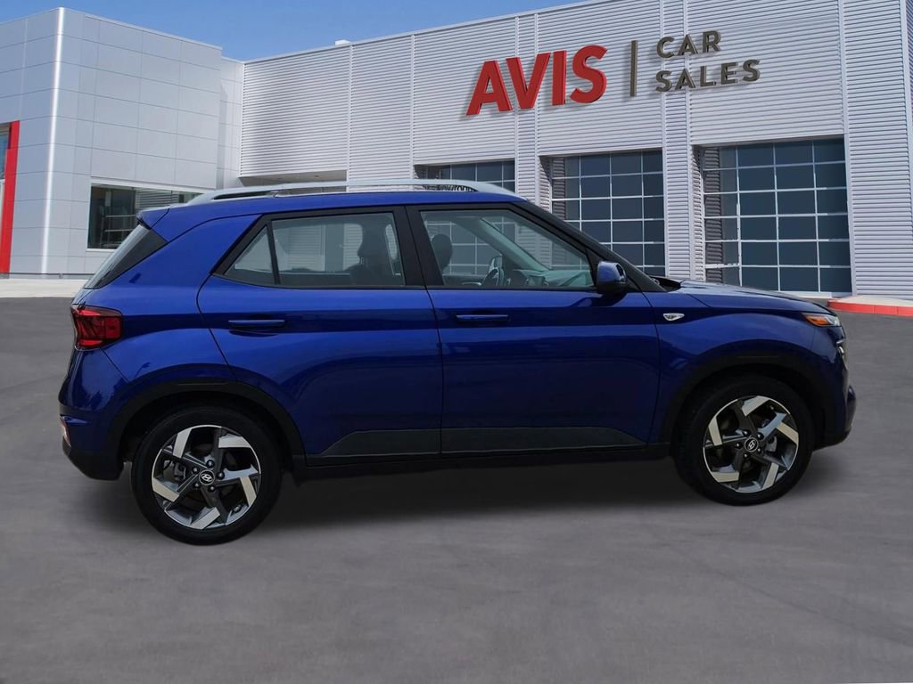 Used 2025 Hyundai Venue SEL FWD image 7