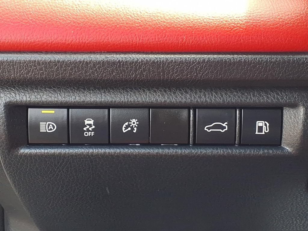 Used 2025 Toyota Camry XSE AWD/4WD image 5