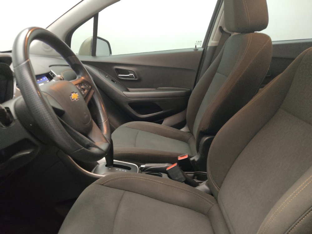 Used 2020 Chevrolet Trax LS image 17