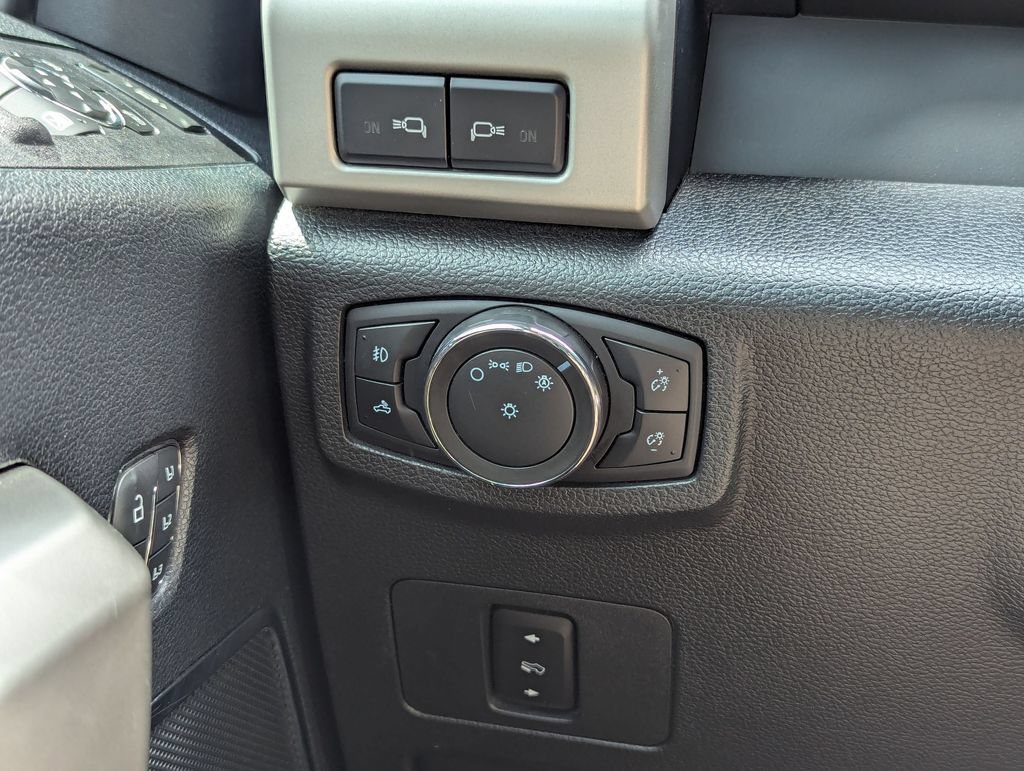 Used 2021 Ford F450 Lariat w/ Lariat Value Package AWD/4WD image 13