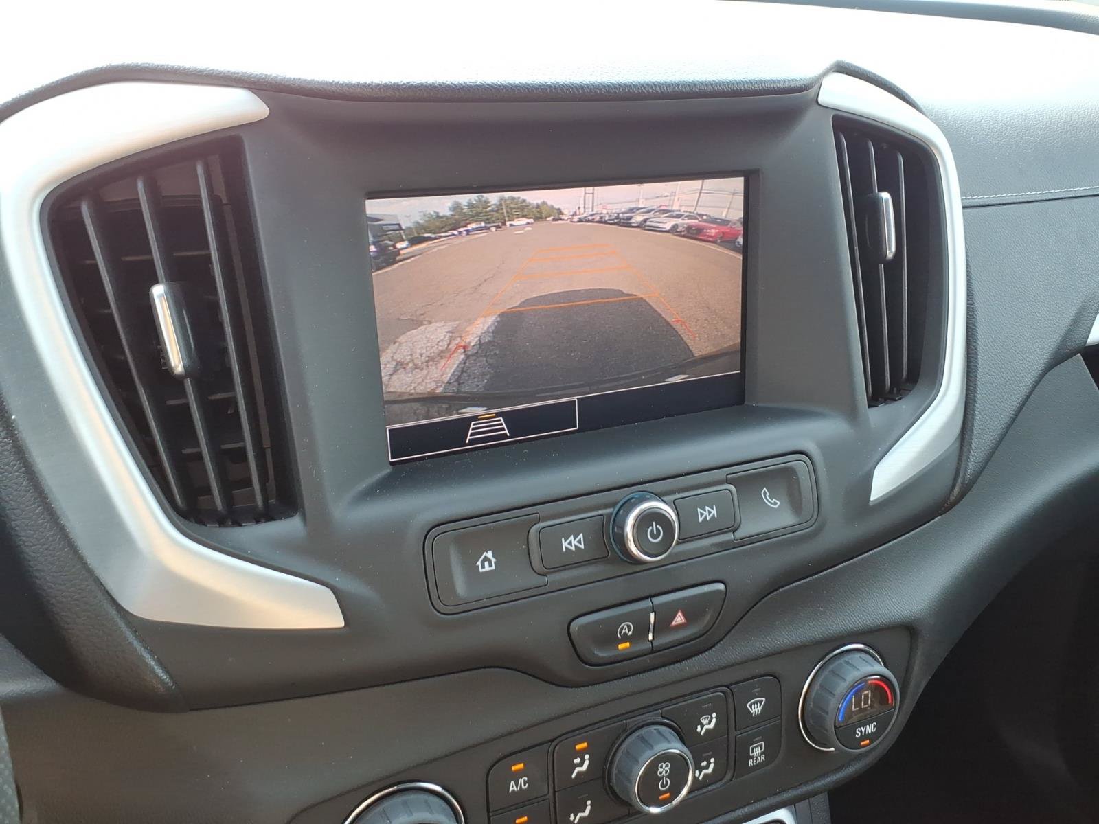 Used 2022 GMC Terrain SLE w/ Driver Convenience Package FWD image 20