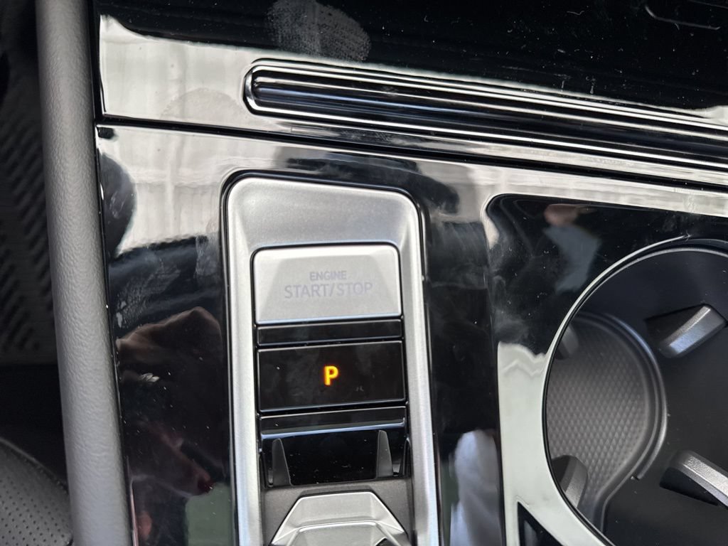 New 2026 Volkswagen Atlas Cross Sport SE AWD/4WD image 12