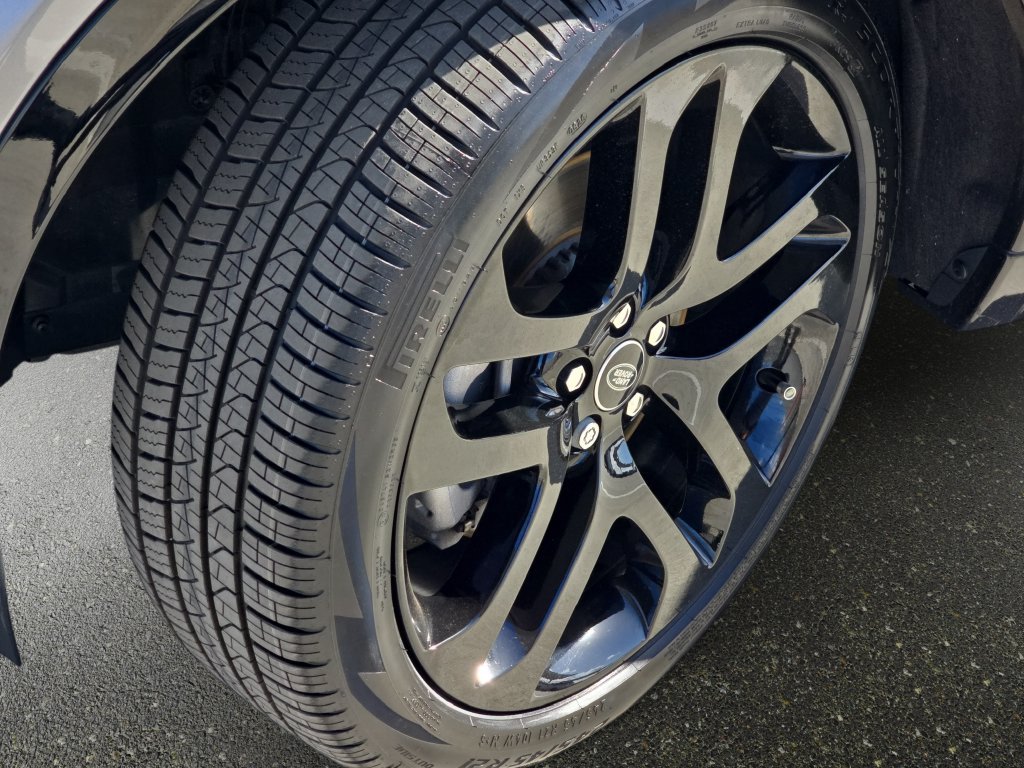 Certified 2025 Land Rover Discovery Sport Dynamic SE AWD/4WD image 33