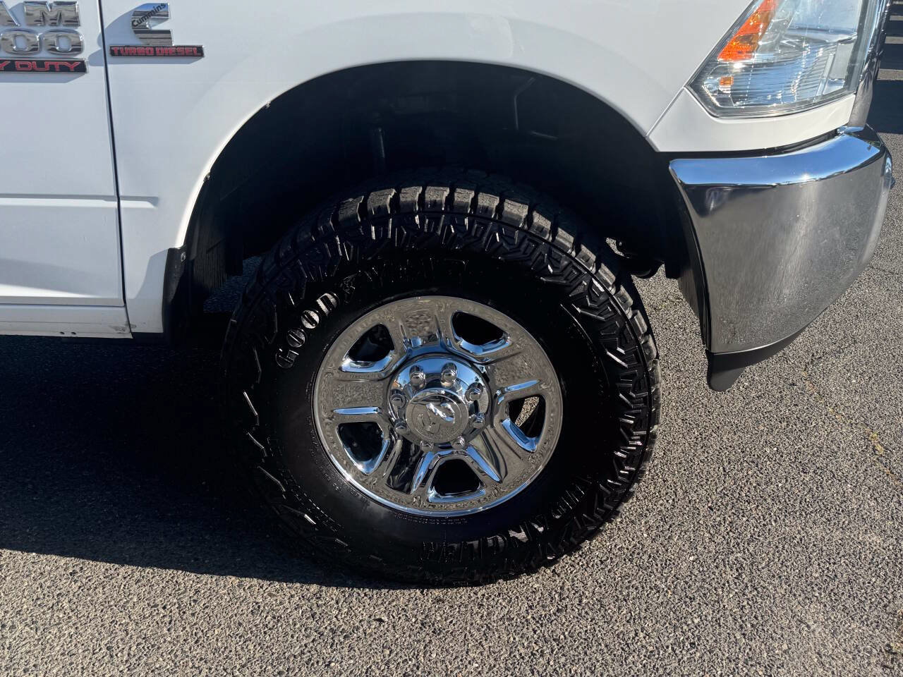 Used 2015 RAM 3500 SLT AWD/4WD image 18