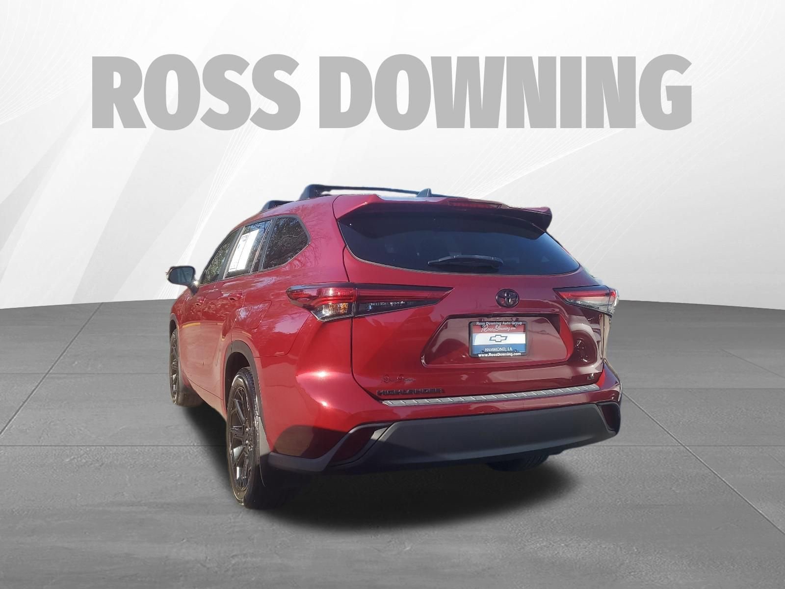 Used 2023 Toyota Highlander LE FWD image 6