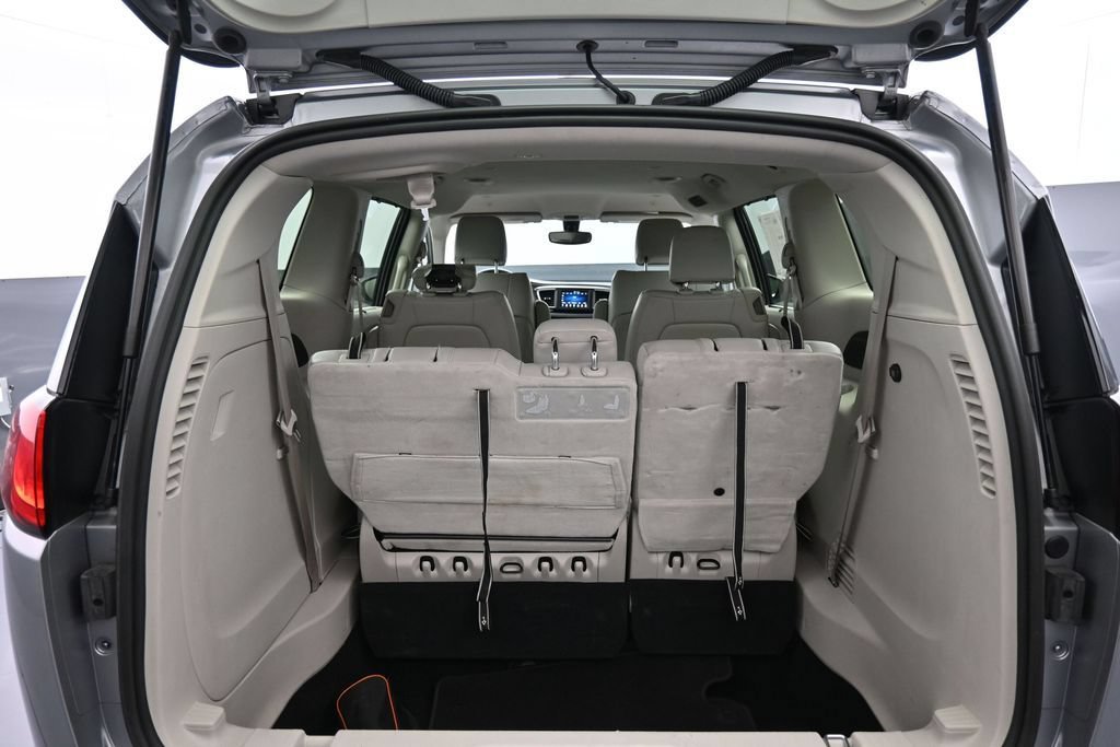 Used 2021 Chrysler Voyager Lxi FWD image 23