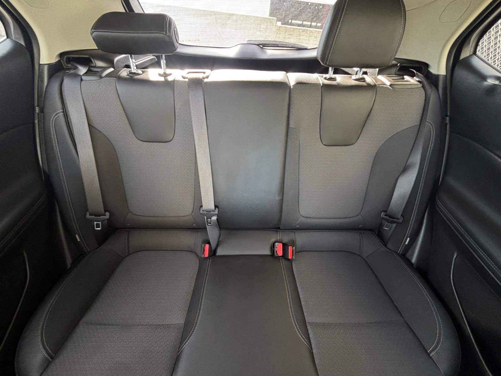 Used 2025 Buick Encore GX Preferred image 38