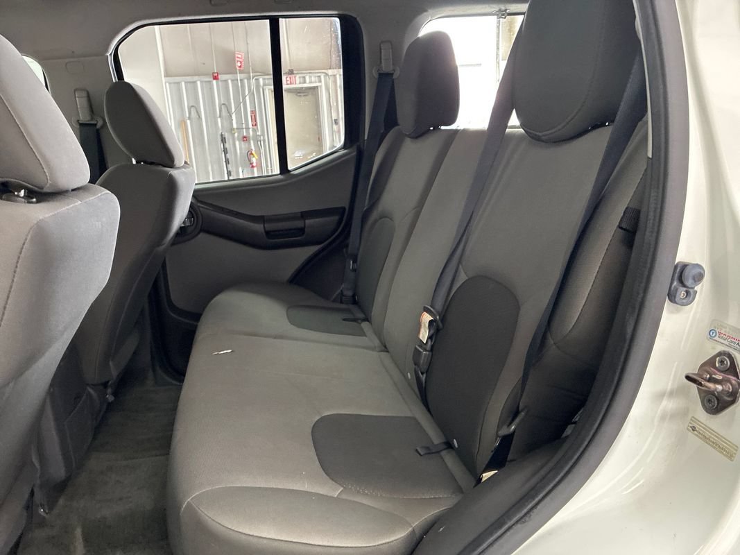 Used 2013 Nissan Xterra 4WD image 17