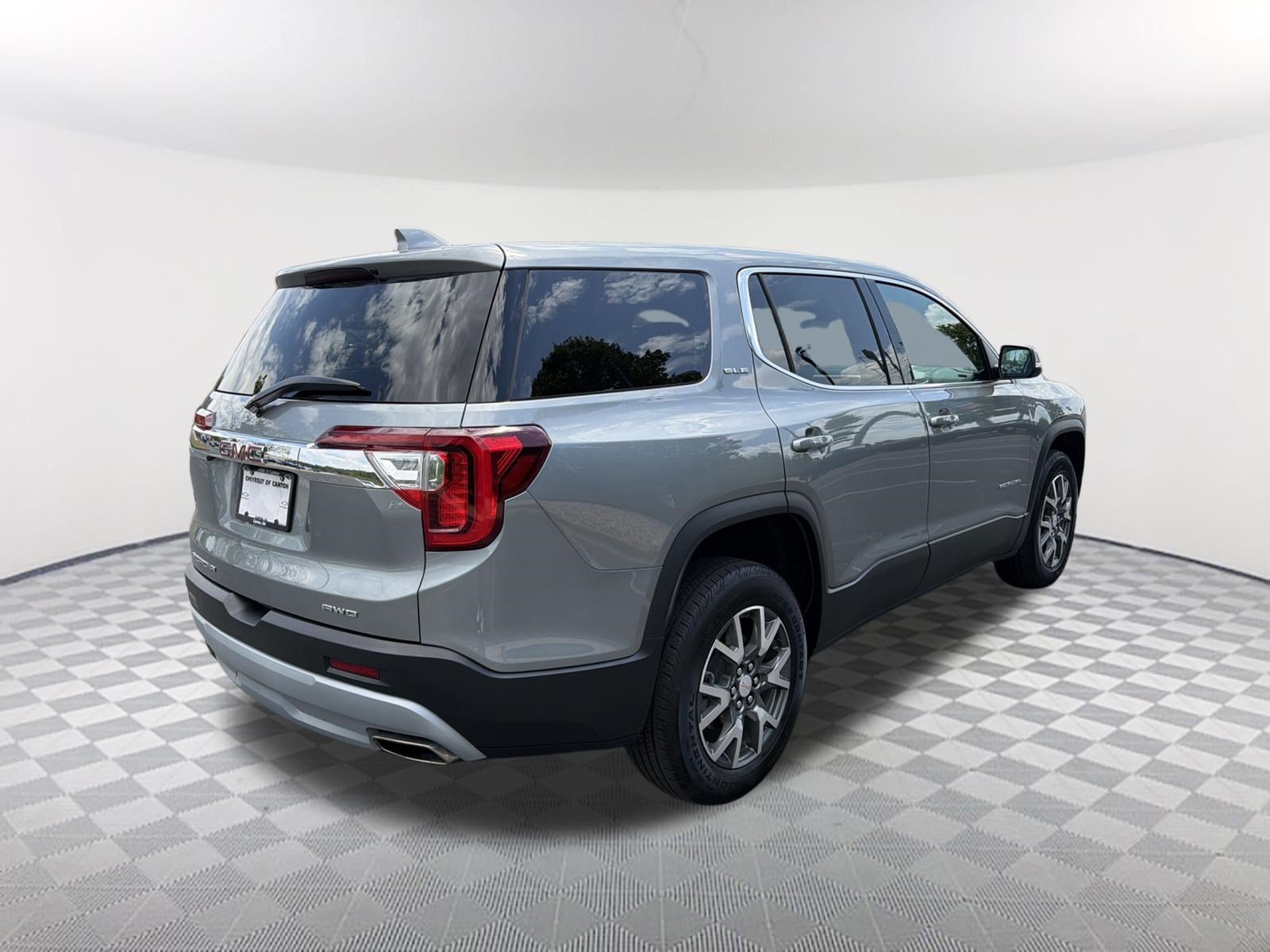 Used 2023 GMC Acadia SLE AWD/4WD image 5