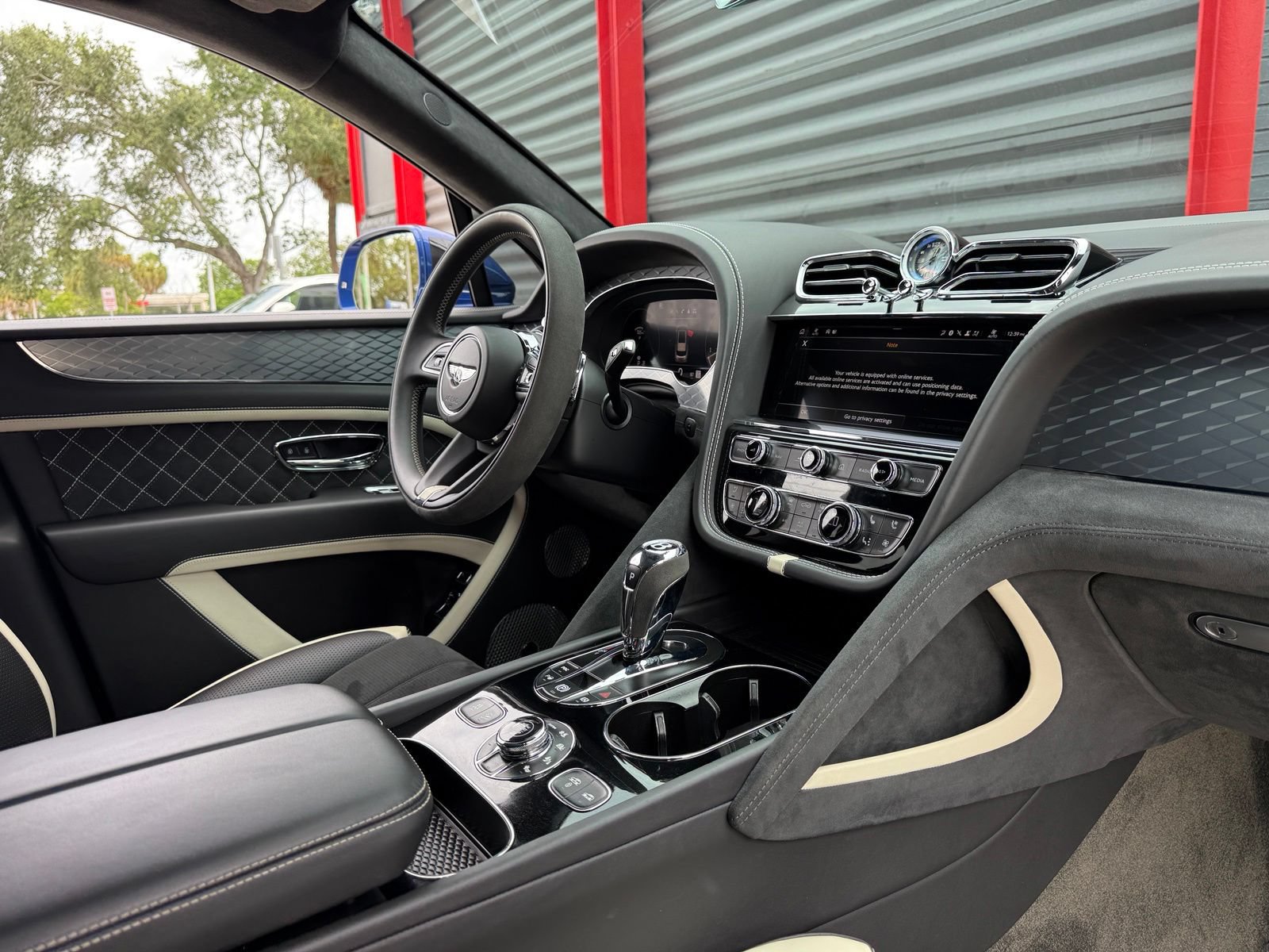 Used 2021 Bentley Bentayga Speed AWD/4WD image 37