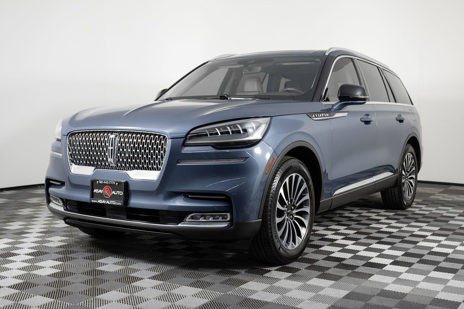 Used 2021 Lincoln Aviator Reserve w/ Class IV Trailer Tow Package image 2