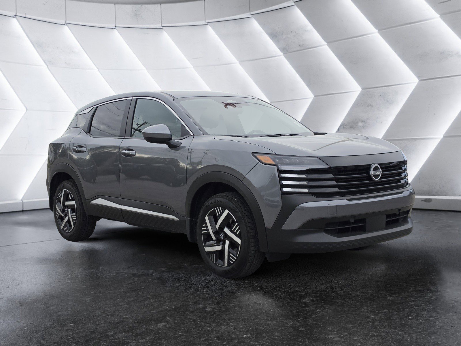 Used 2025 Nissan Kicks SV image 2