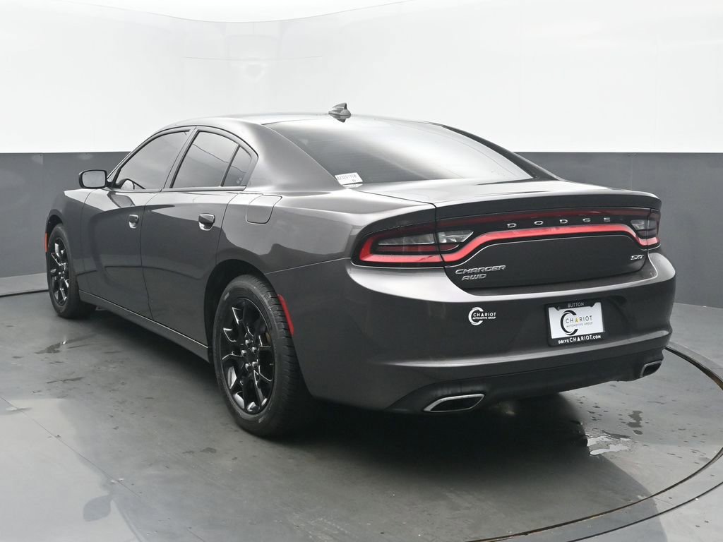 Used 2017 Dodge Charger SXT AWD/4WD image 4