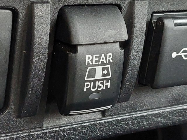 Used 2021 Toyota Tacoma TRD Off-Road w/ Technology Package AWD/4WD image 25