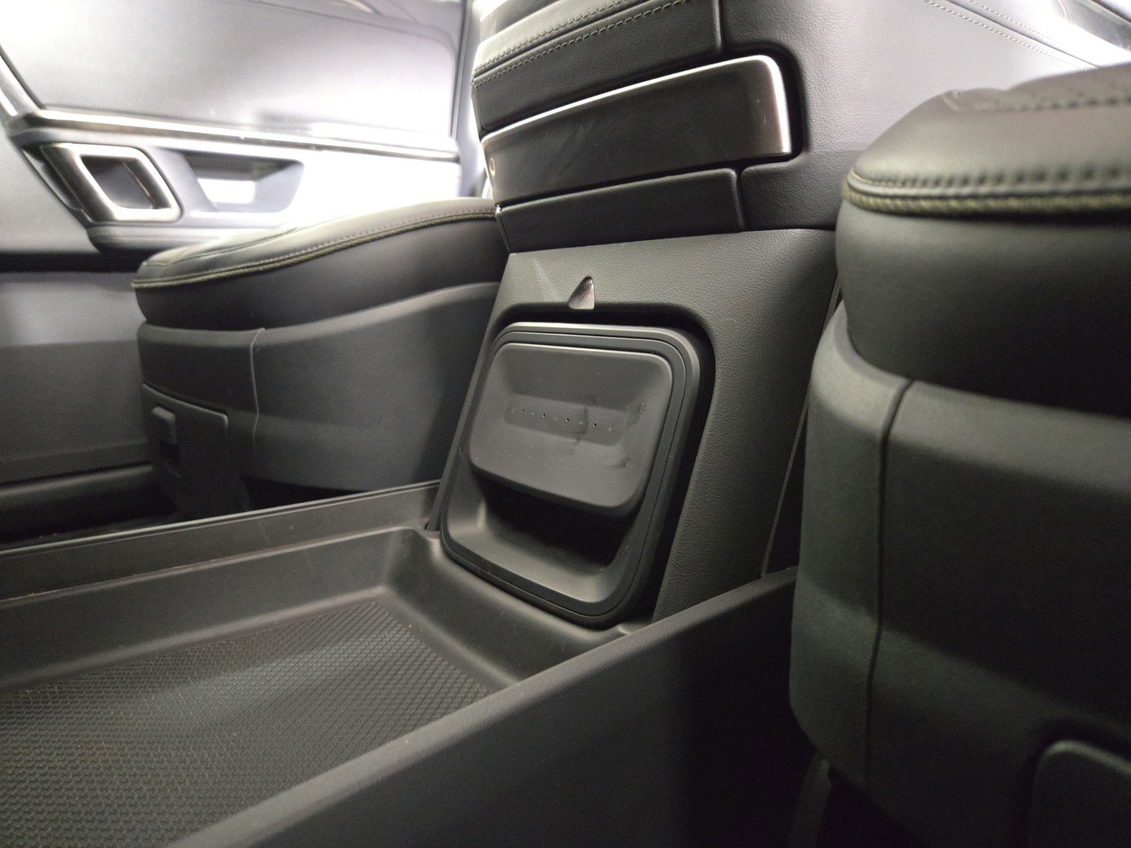 Used 2022 Rivian R1S Launch Edition image 33