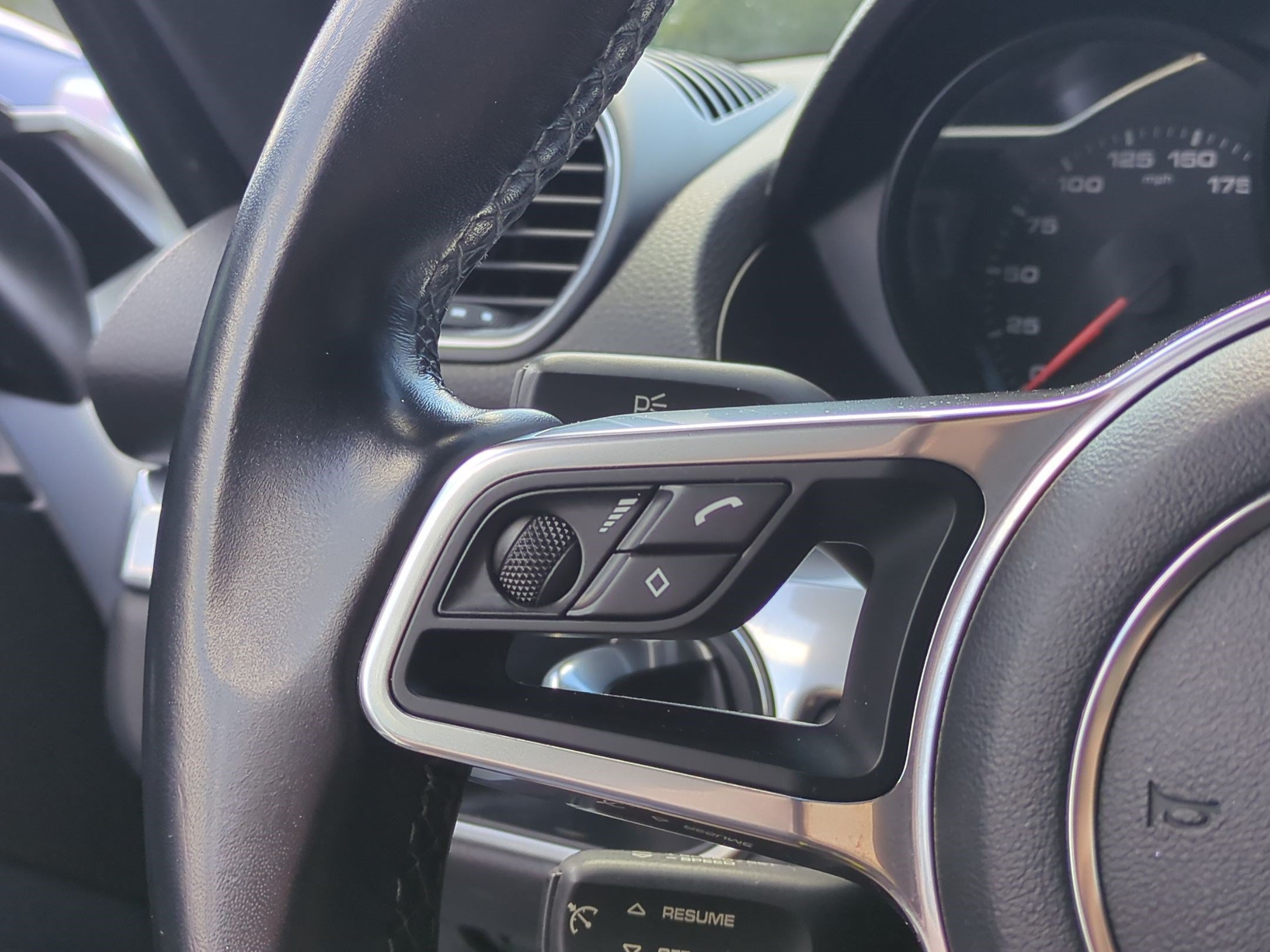 Used 2018 Porsche 718 Cayman RWD image 13