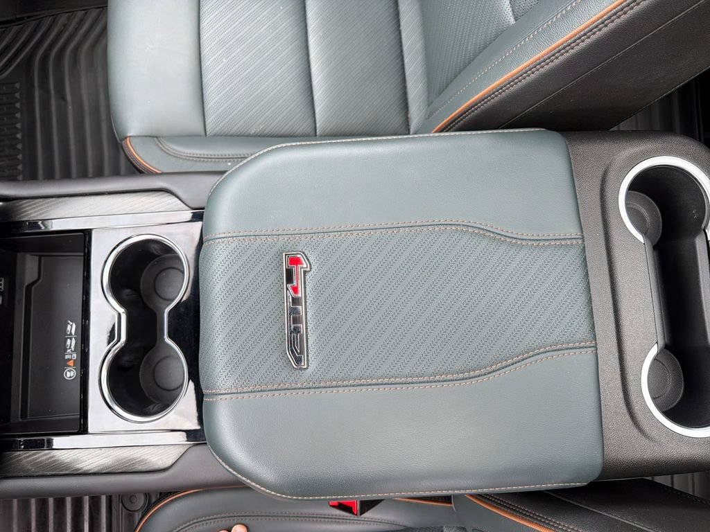 Certified 2025 GMC Yukon XL AT4 AWD/4WD image 27