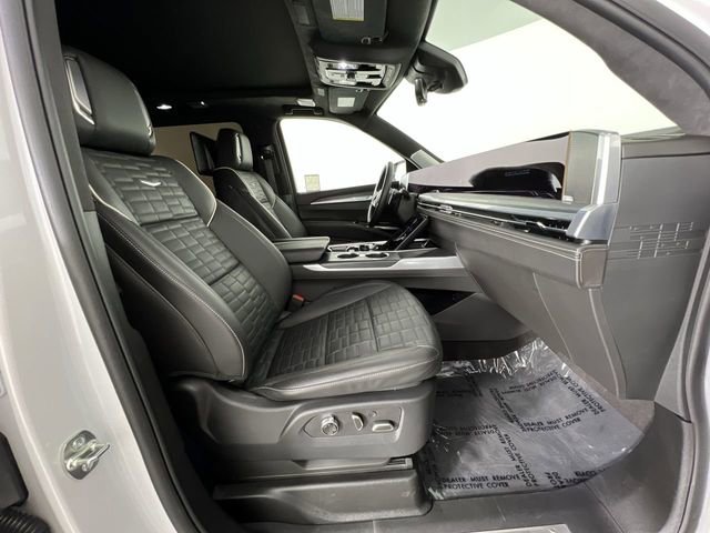 Certified 2025 Cadillac Escalade ESV Sport Platinum image 29