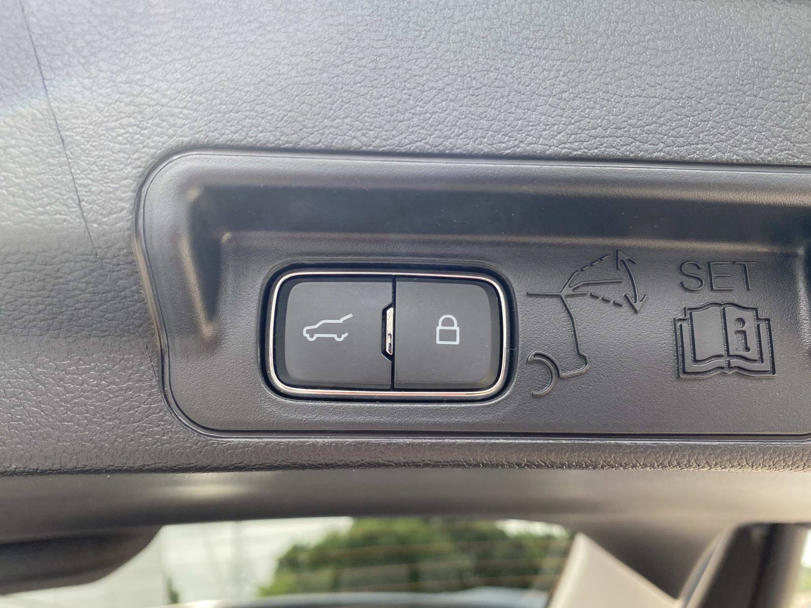 Used 2025 Ford Explorer Active w/ Active Comfort Package AWD/4WD image 9
