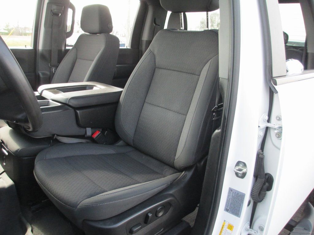 Used 2024 Chevrolet Silverado 2500 Custom w/ Custom Value Package image 16