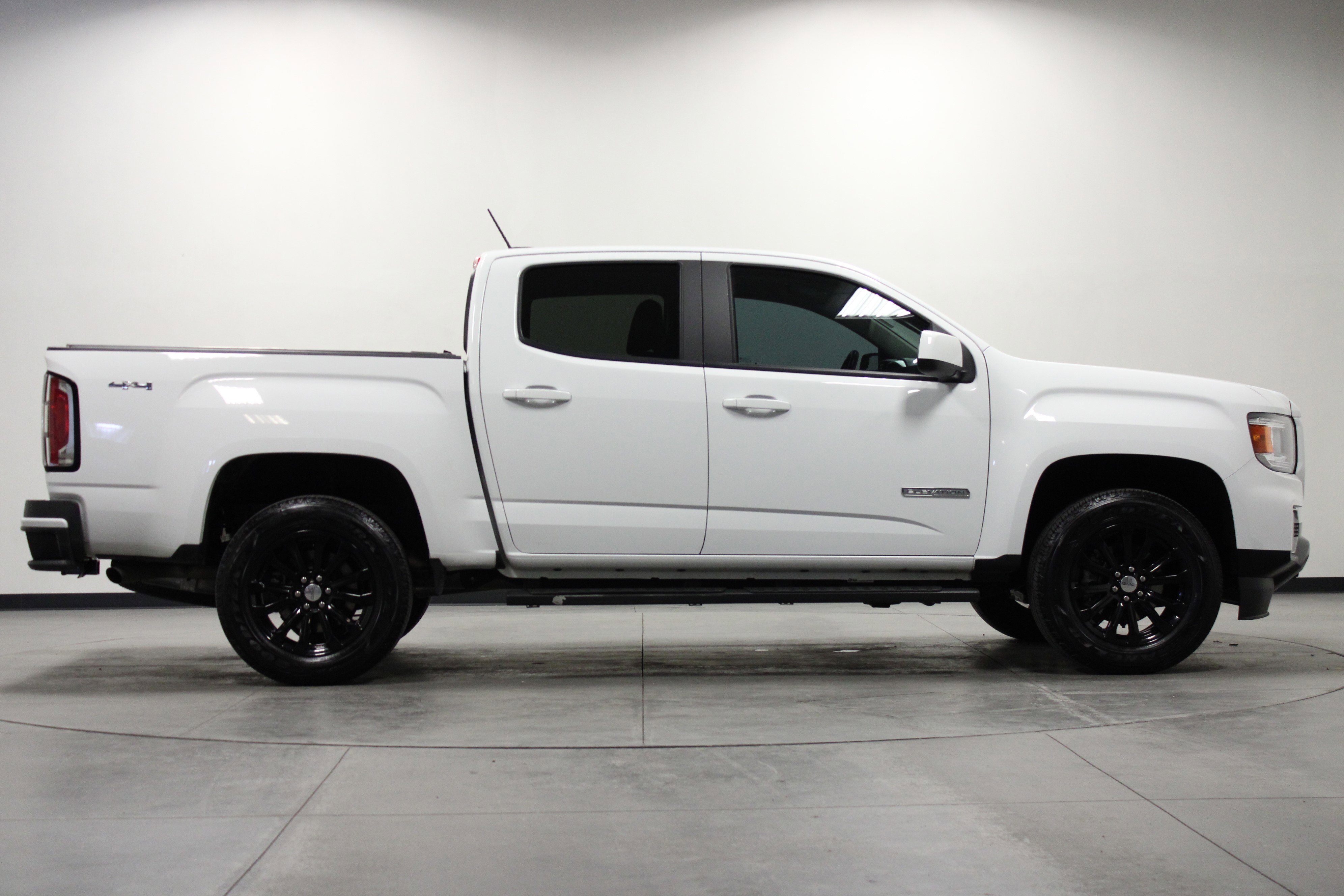 Used 2022 GMC Canyon Elevation w/ Elevation Premium Package image 3