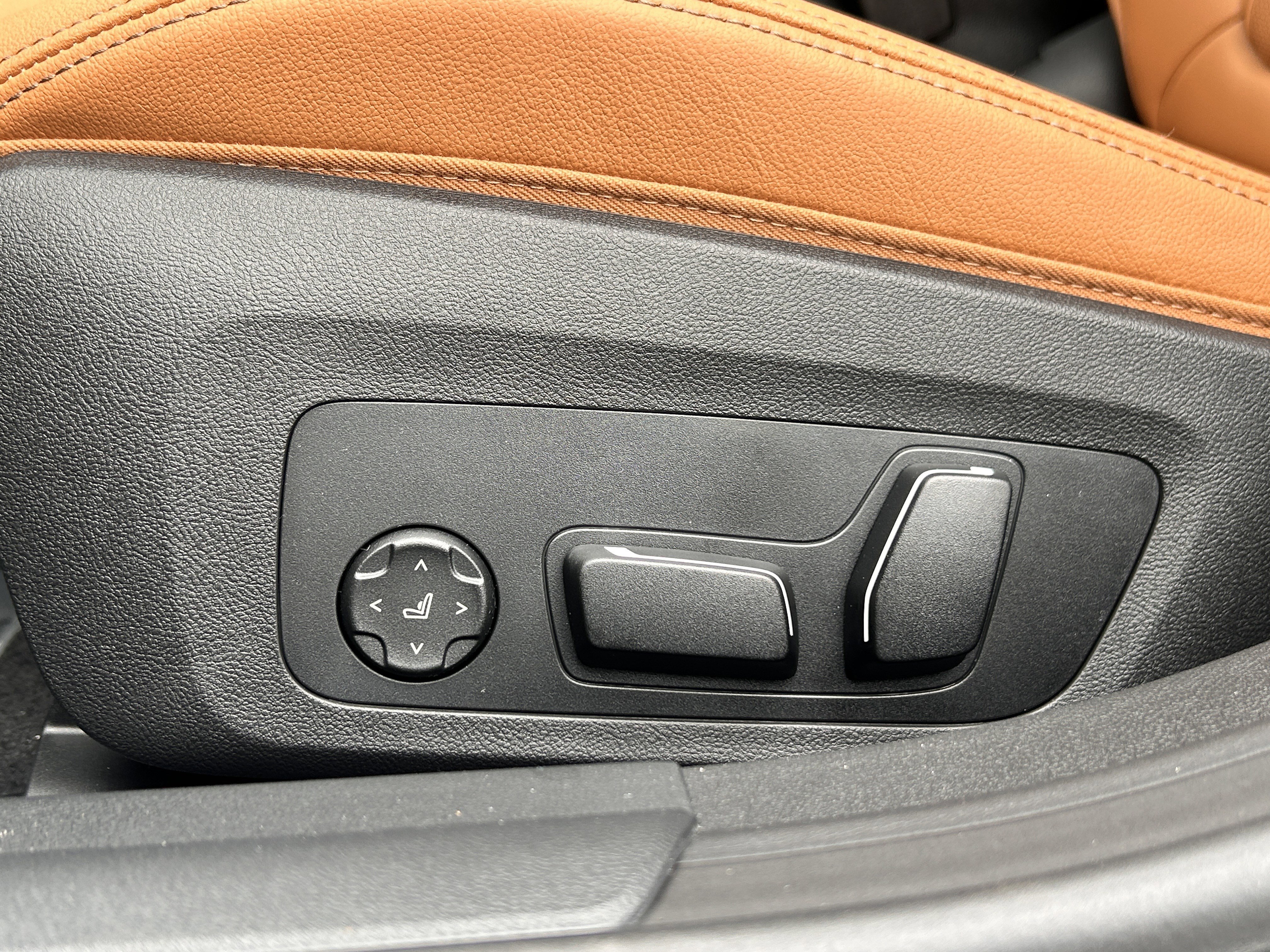 Used 2026 BMW i4 eDrive40 w/ Parking Assistance Package image 27