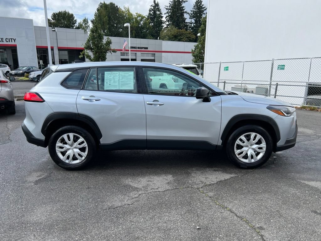 Certified 2025 Toyota Corolla Cross L AWD/4WD image 3