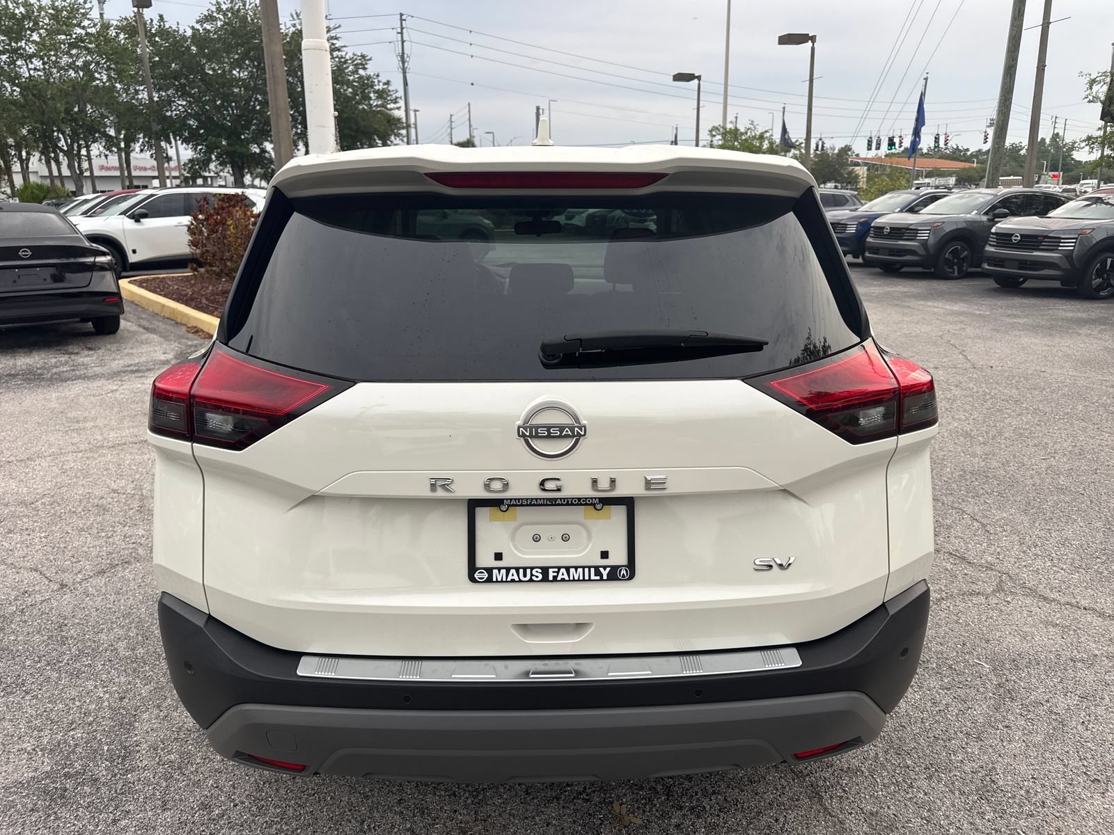 Used 2023 Nissan Rogue SV FWD image 6