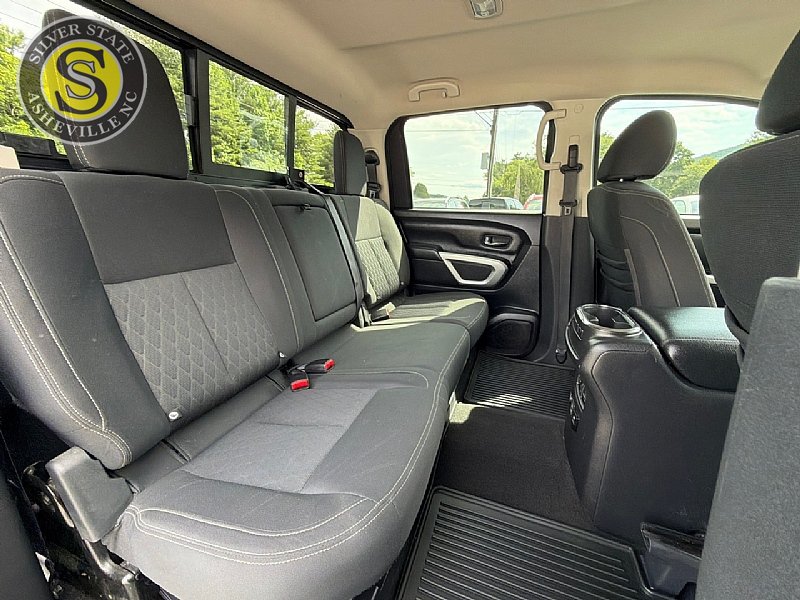 Used 2019 Nissan Titan SV w/ SV Convenience Package AWD/4WD image 19