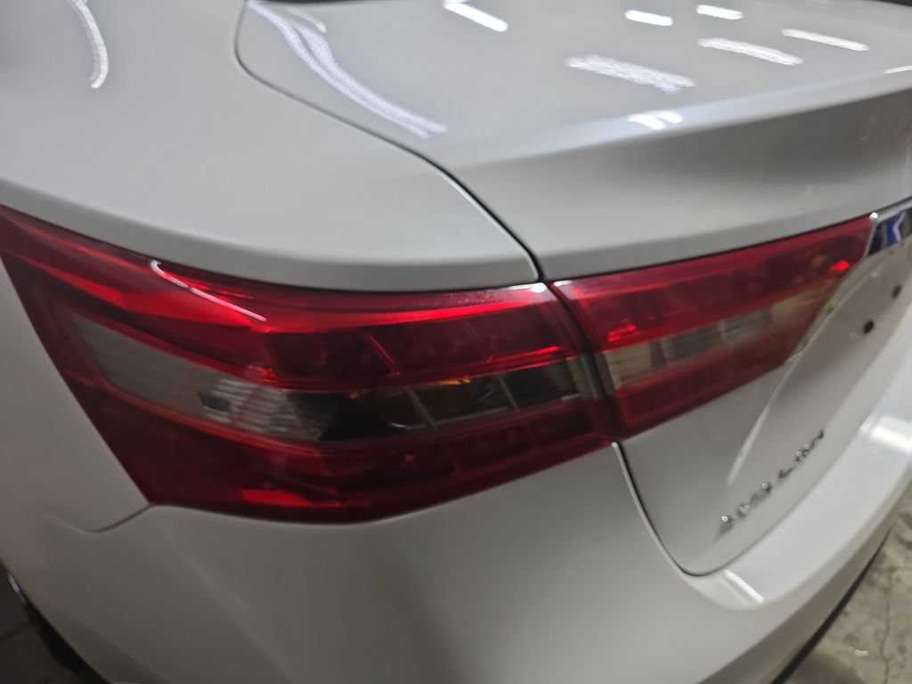 Used 2018 Toyota Avalon Touring w/ Carpet Mat Package FWD image 35