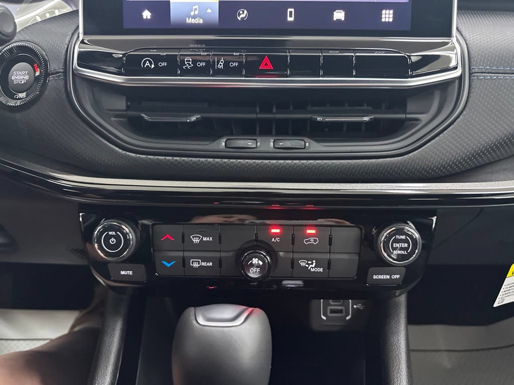 New 2026 Jeep Compass Latitude AWD/4WD image 44