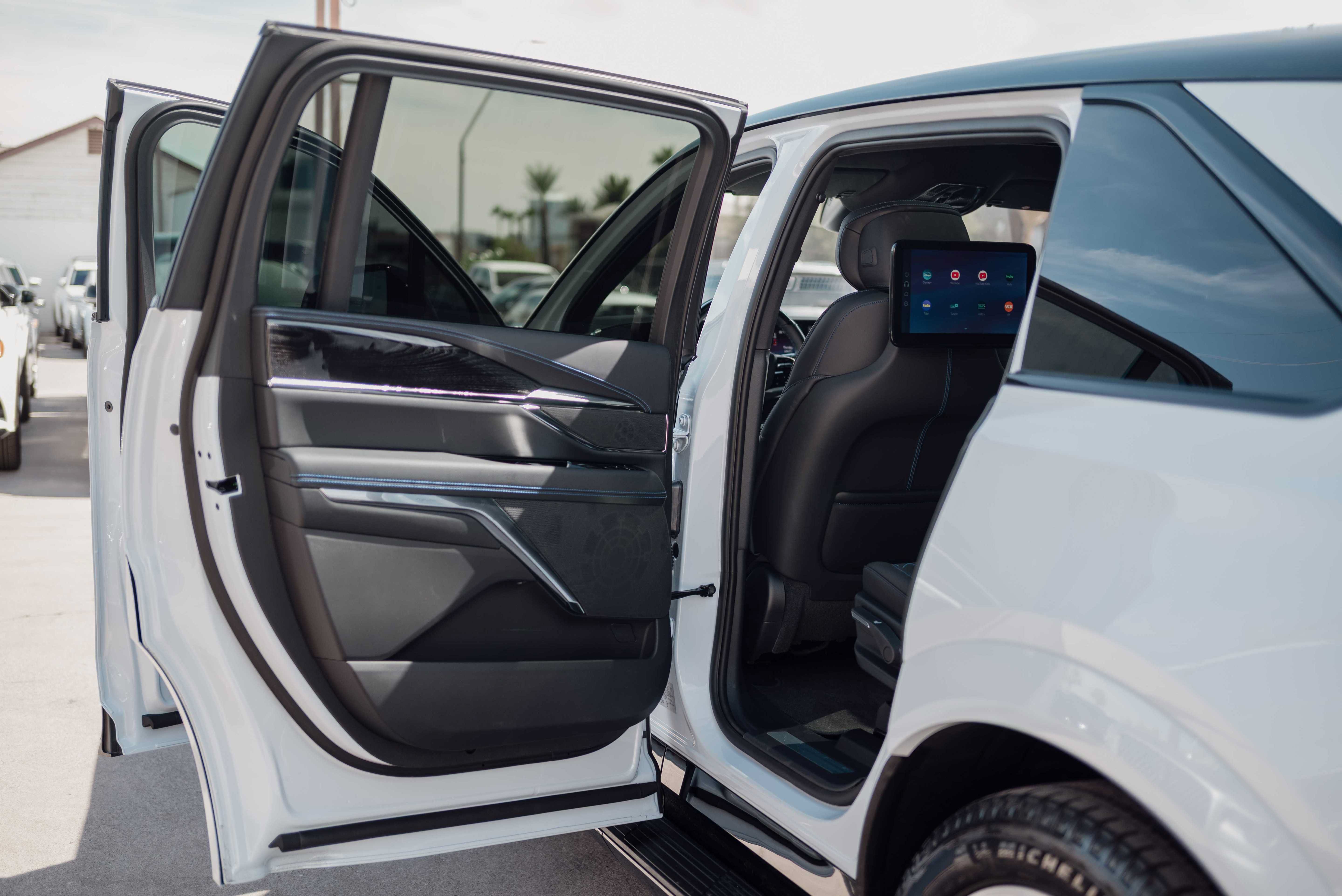 Used 2026 Cadillac Escalade IQ Sport 1 AWD/4WD image 12