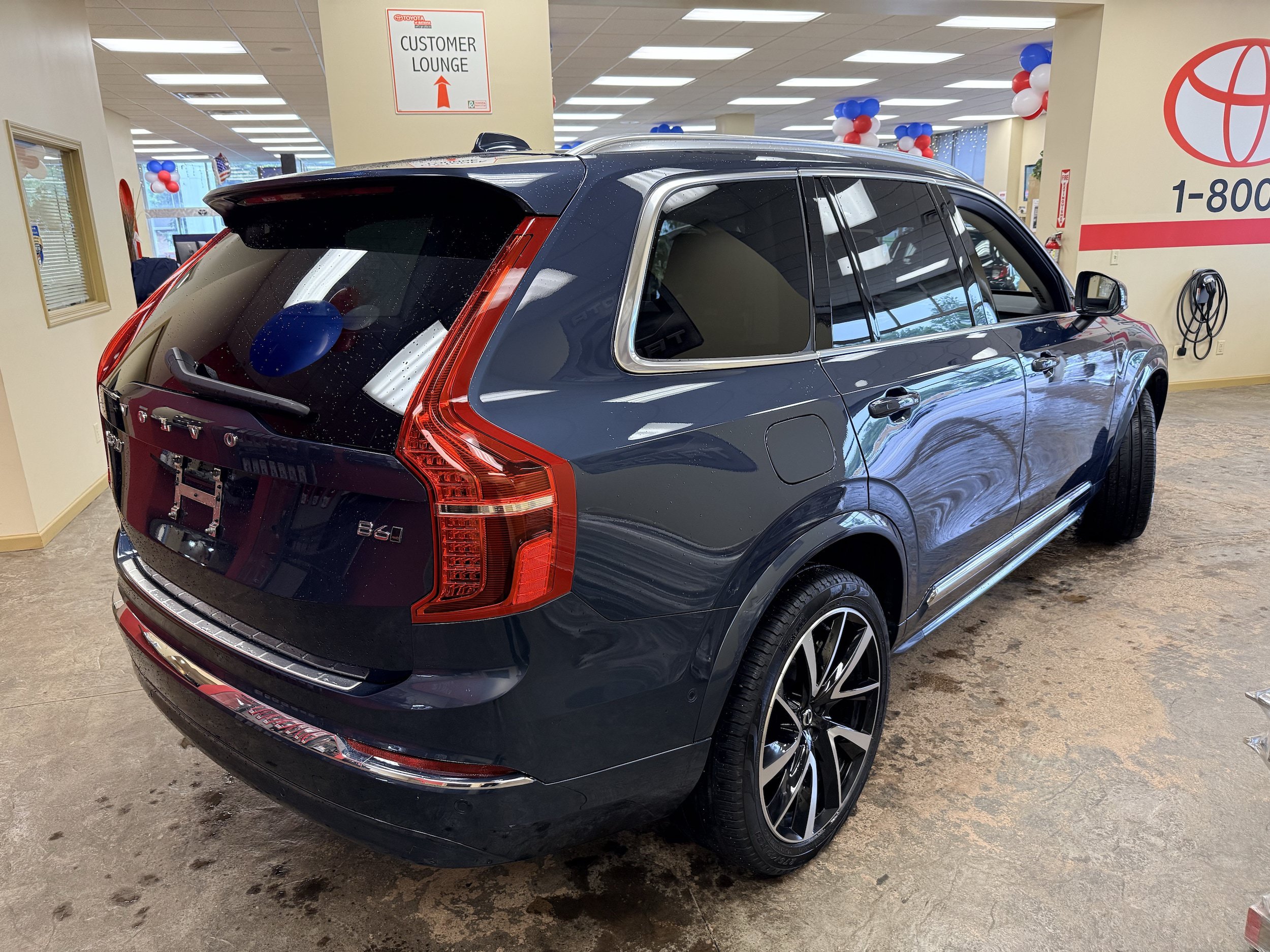 Used 2025 Volvo XC90 B6 Plus w/ Protection Package Premier AWD/4WD image 14