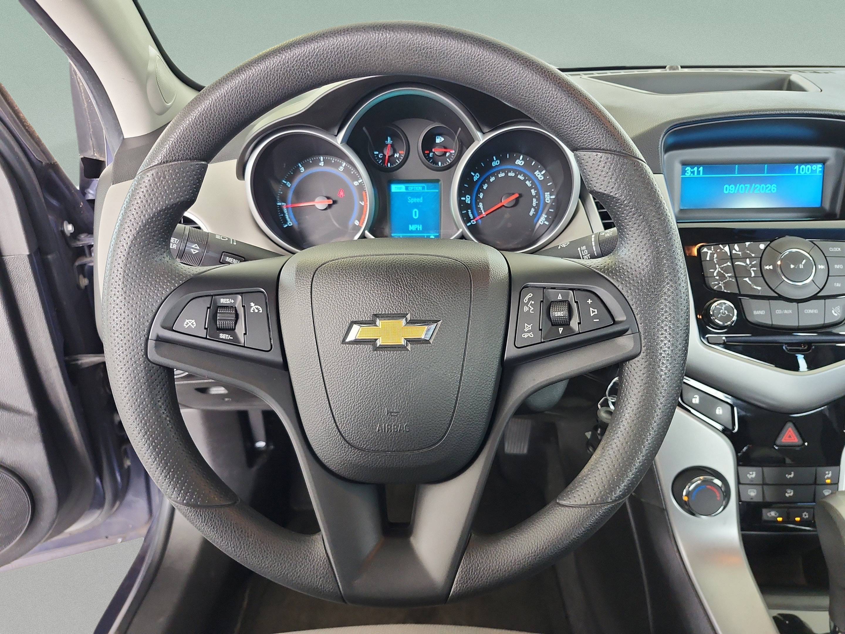Used 2013 Chevrolet Cruze LS FWD image 10