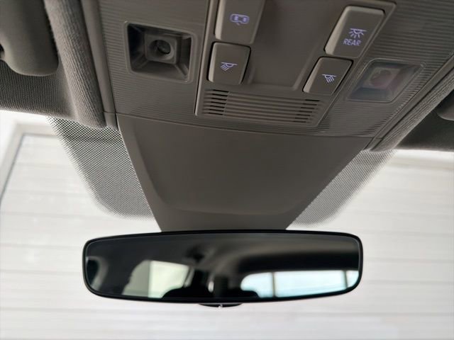 Used 2024 Volkswagen Tiguan S image 20