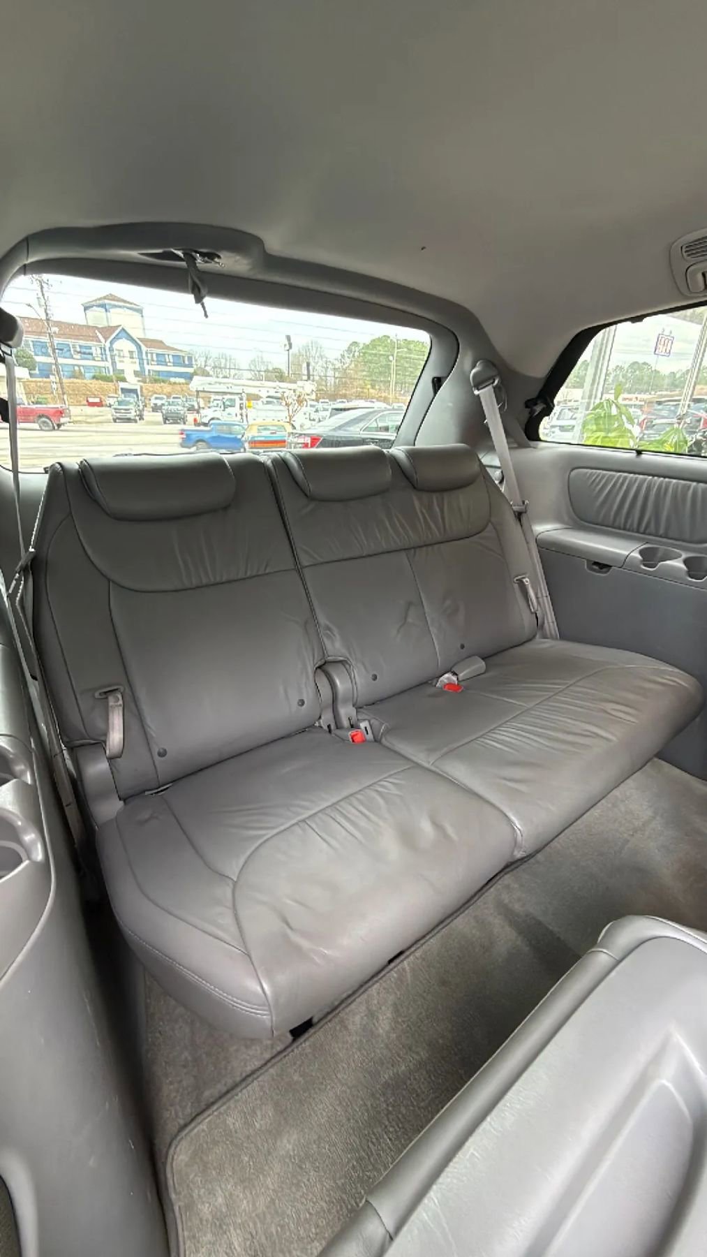 Used 2010 Toyota Sienna XLE FWD image 30
