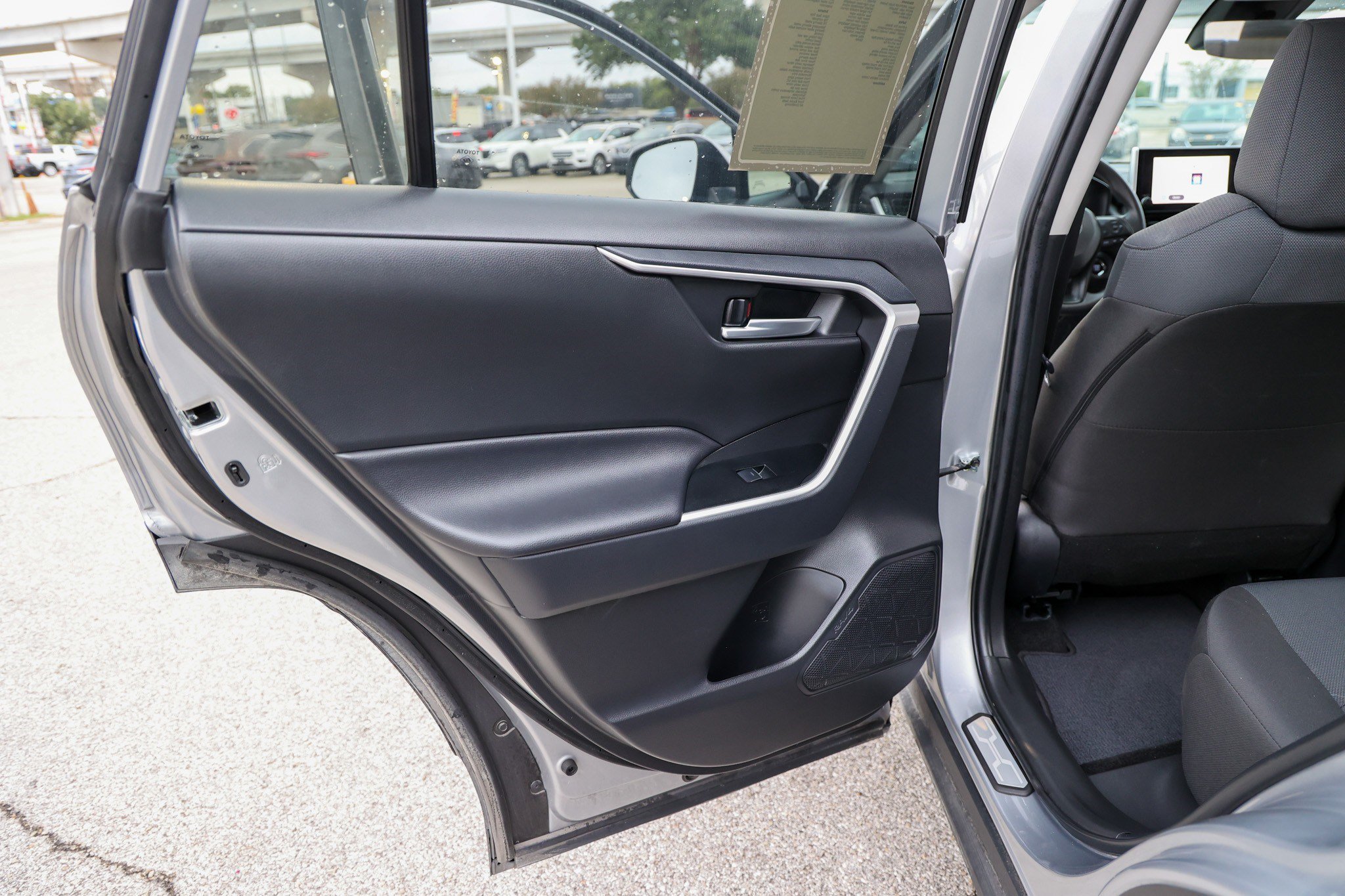 Certified 2025 Toyota RAV4 XLE FWD image 36